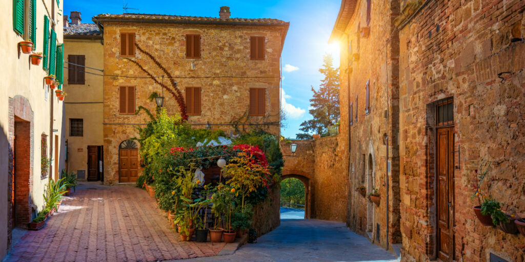 Discover the Enchanting Tuscan Town of Pienza: A Journey Through History, Art, and Culinary Delights
